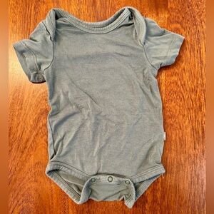 Kyte BABY Olive Short Sleeve Onesie